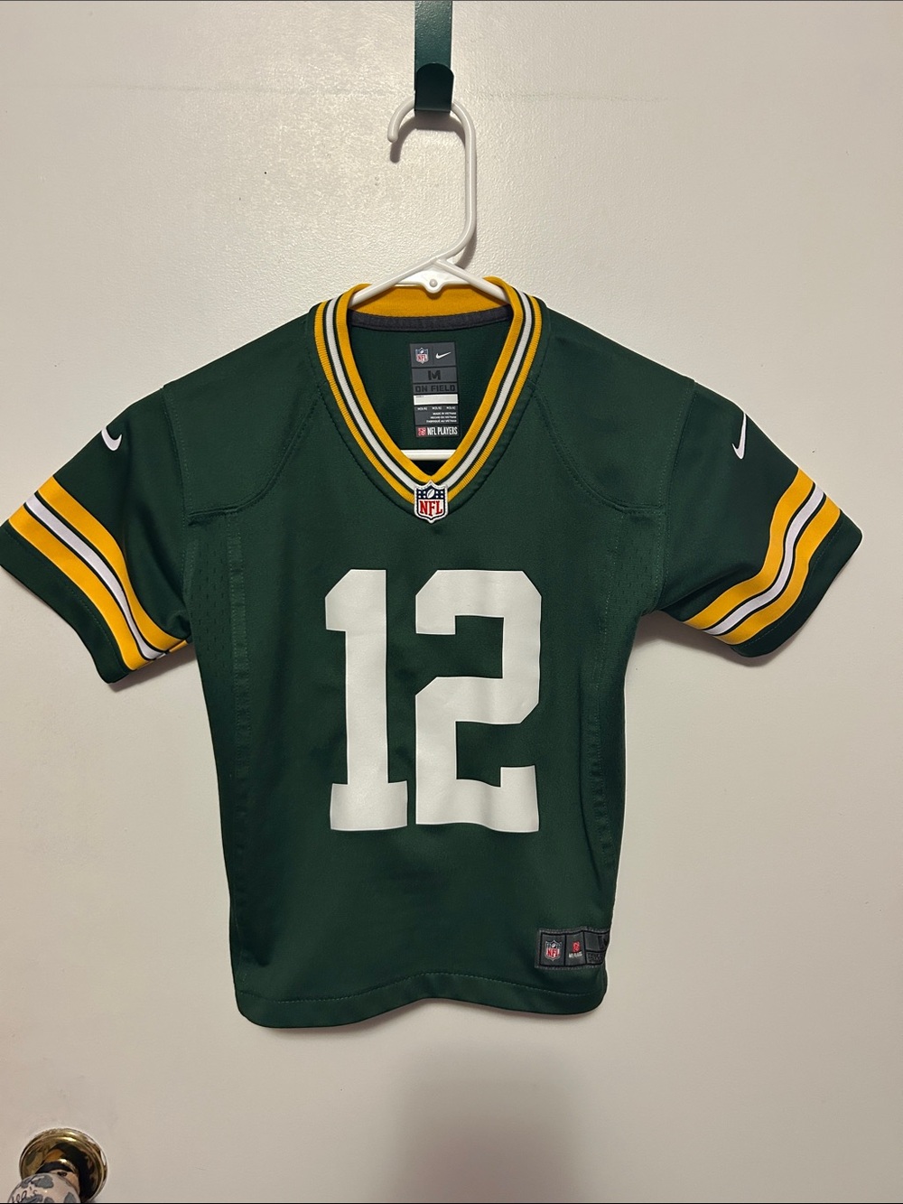Nike Kids NFL GreenBay Packers football Jersey #12 Aaron Rodgers -M